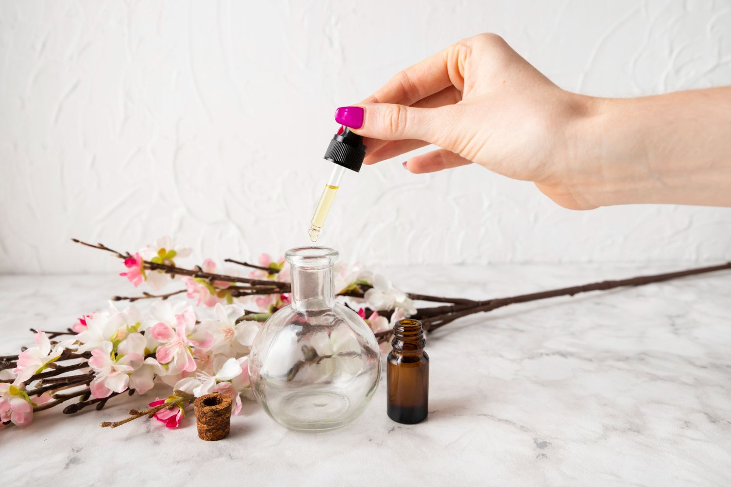 Top 10 Fragrance Oils for Perfume Making: How to Choose Scents That Define Your Brand